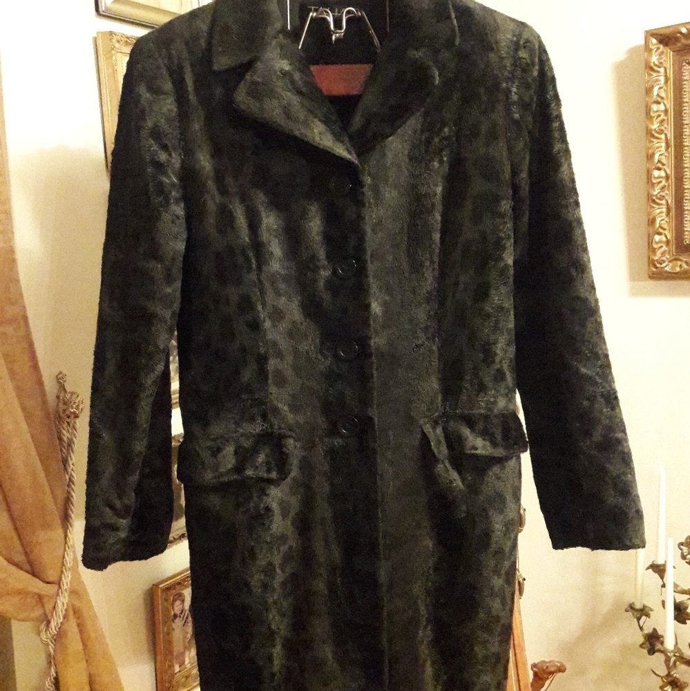 Tahari woman jacket
